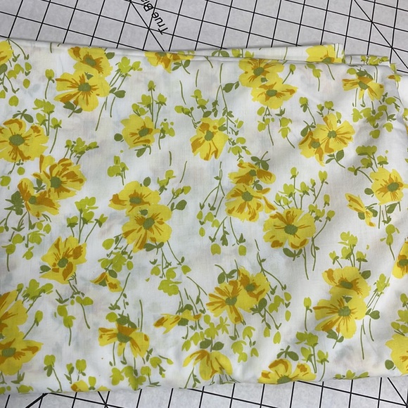 Vintage Morgan Jones seventies floral, yellow flowers, twin flat sheet or fabric - Picture 1 of 11